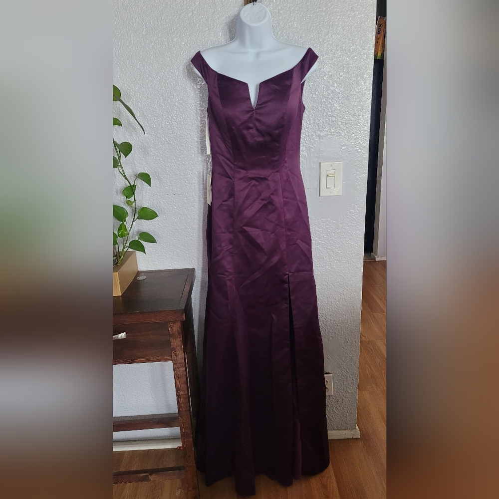 NWT Dear Cleo Bridesmaid Maxi Dress Size 6 Burgundy